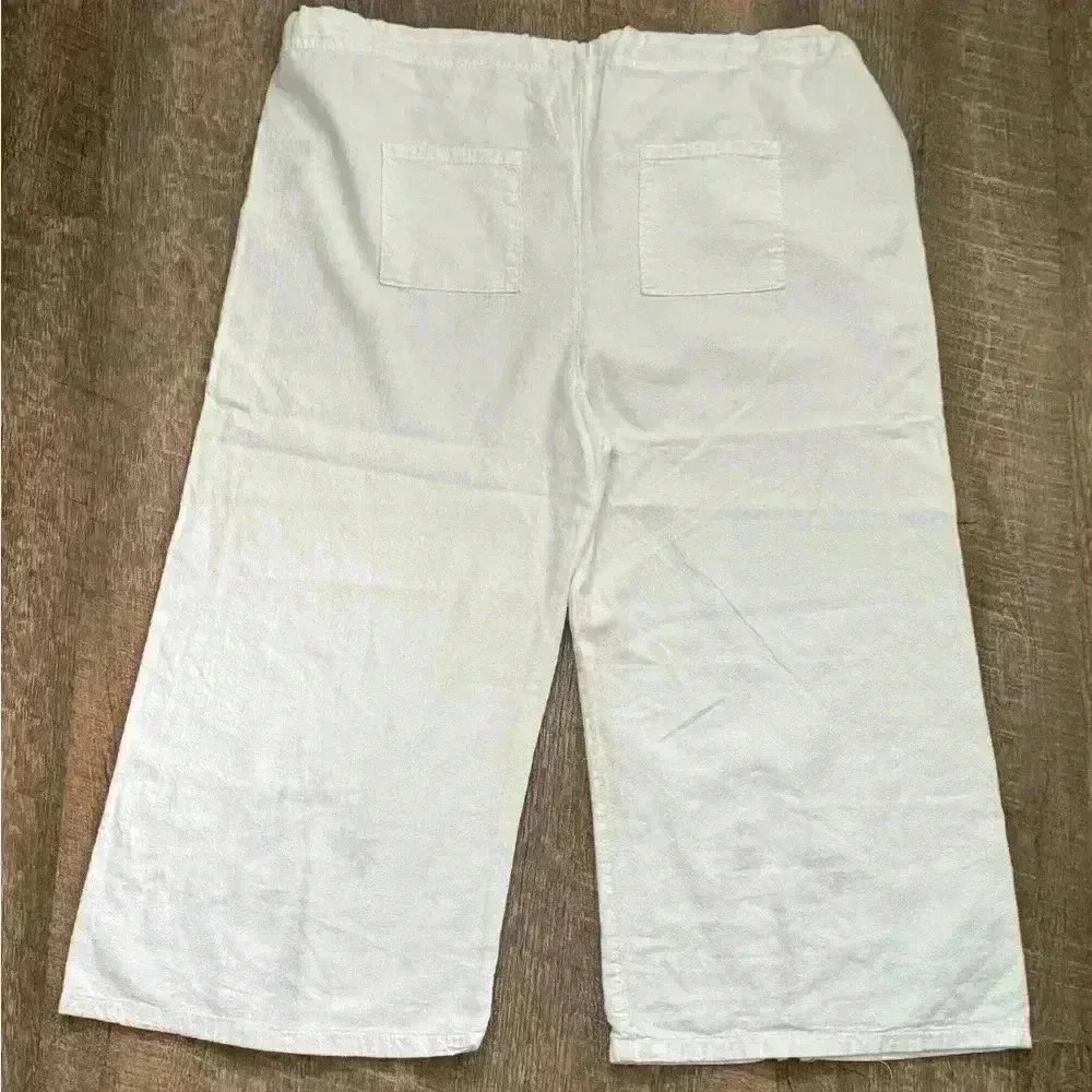 Free | Plus Size Embroidered Drawstring Capris - Picture 3 of 11